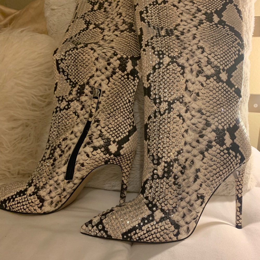 I-Lo Afern2 Diamond Rhinestone Snake Boot - Picture 11 of 11